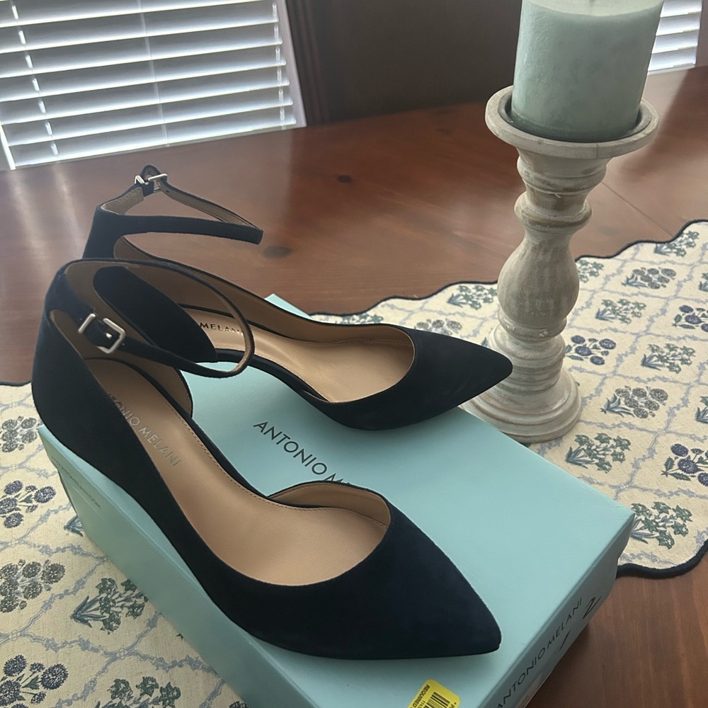 Antonio Melani navy Suede Pumps